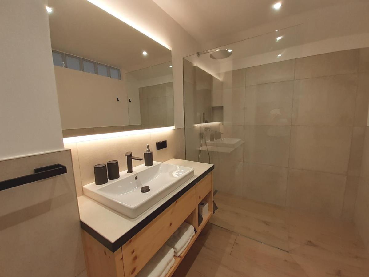 Haus Talblick "Wallbug" Ferienwohnung 1 ナトゥルノ エクステリア 写真